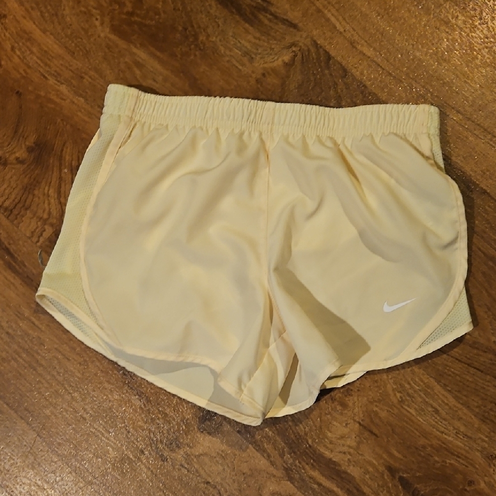 Nike Girls Yellow Shorts W/ Lining Size Small